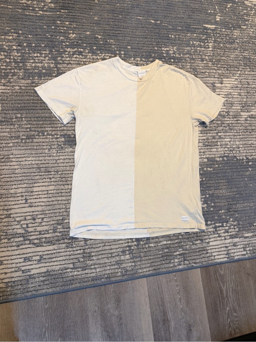 Thalian Two-Tone Cream & Beige Short Sleeve Crewneck Tee
